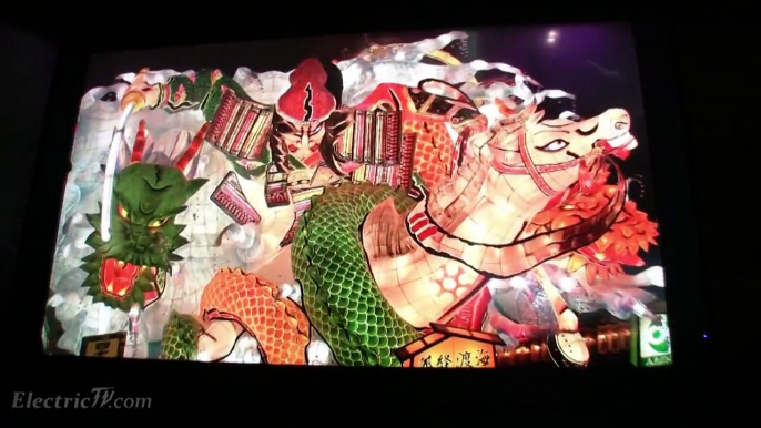 Camera zoom tests on Sharps 8K UHDTV Screen @ CES 2012