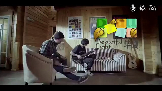 畢夏 《Beautiful Light》MV