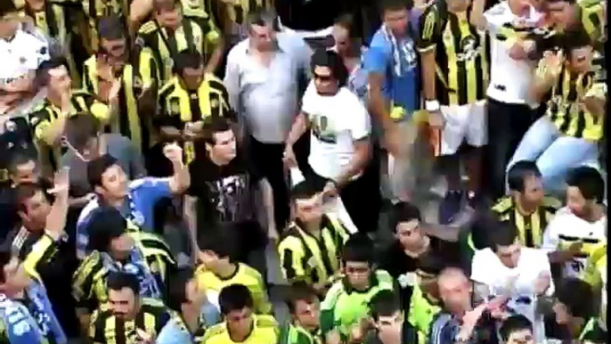 Fenerbahçe taraftarı Bağdat caddesinde!