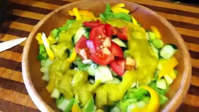 Low fat raw vegan salad & dressing