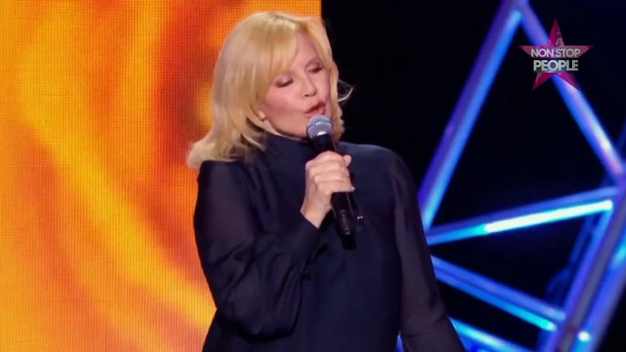 Sylvie Vartan : "Je n'aime pas qu'on me regarde, je suis gênée"