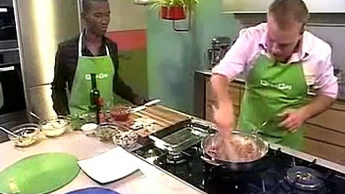 Knorr: Cottage Pie with Chocolate peanut butter cake pops  chef Tjaart (15.05.2012)