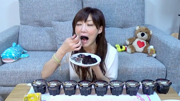 -10Yuka-eats-10-Pucchi