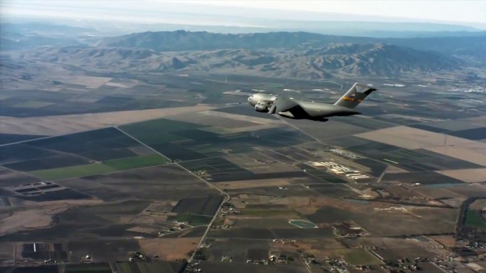 Boeing C-17 Globemaster - In The Wind