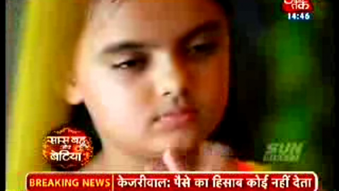 Ruhi Kar Rahi Hai Ishita Ke LIye Bhagvan Se Prathna - 18 September 2015 - Yeh Hai Mohabbatein