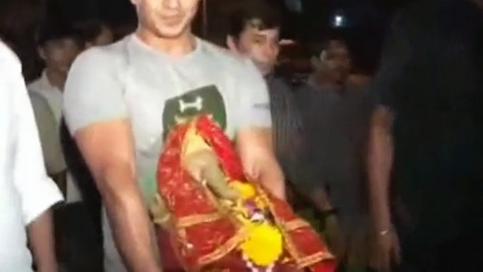 Vivek Oberoi's Ganpati Visarjan _ Ganesh Chaturthi 2012