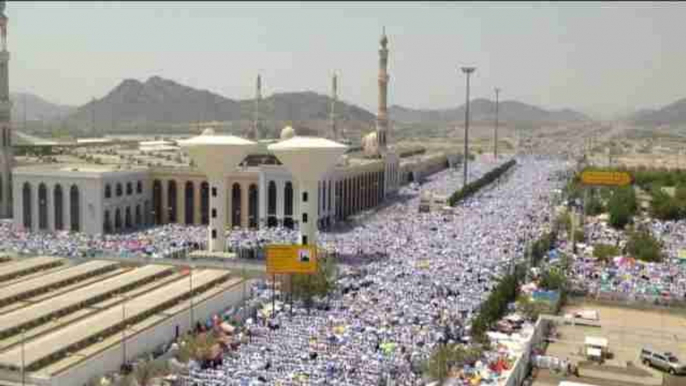 Millones de musulmanes completan en el monte Arafat un ritual clave en su peregrinaje a La Meca