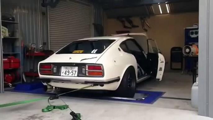 Datsun 240z hits 10k RPM on Dyno (OS Giken)