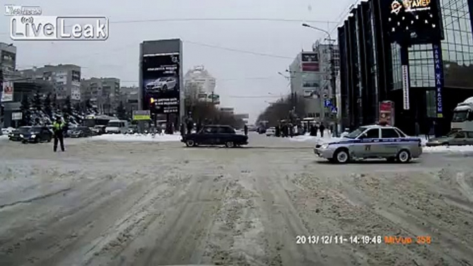 LiveLeak.com - Towing Services in Russia are Impressive