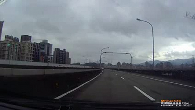 Crash d'avion à Taipeï : une nouvelle vidéo du crash