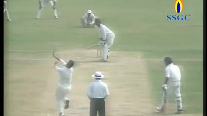 MOHAMMAD AMIR  5 WICKETS  IN QUAID E AZAM TROPHY .AMIR IS BACK