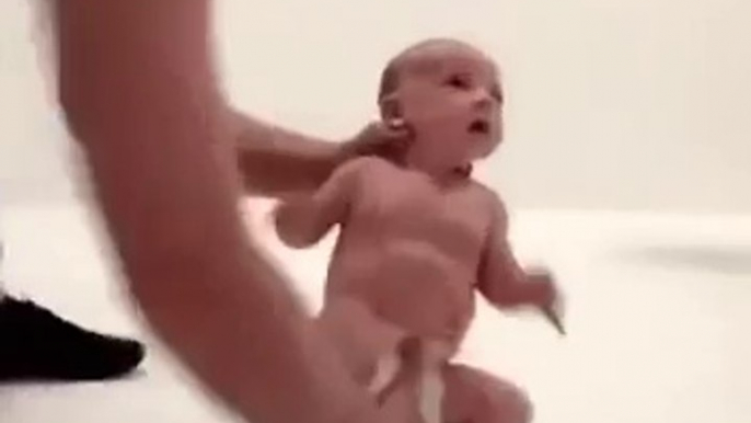 Whatsapp Masti walking the baby Latest Whatsapp funny videos  new funny clip 2015 | latest funny clips of baby 2015
