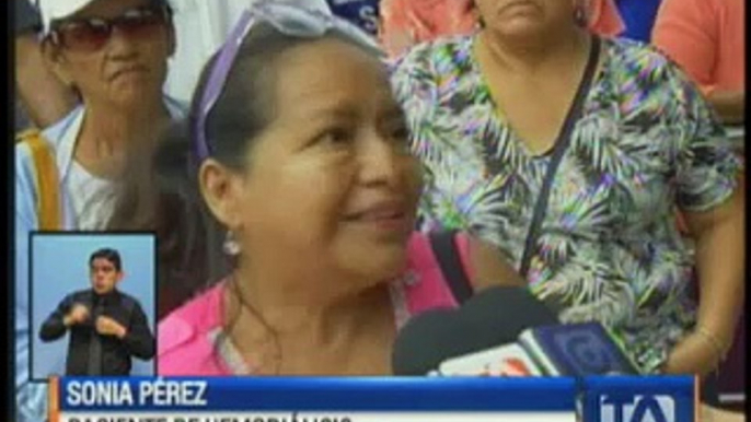 Pacientes de hemodiálisis protestaron en edificio del Sector Social