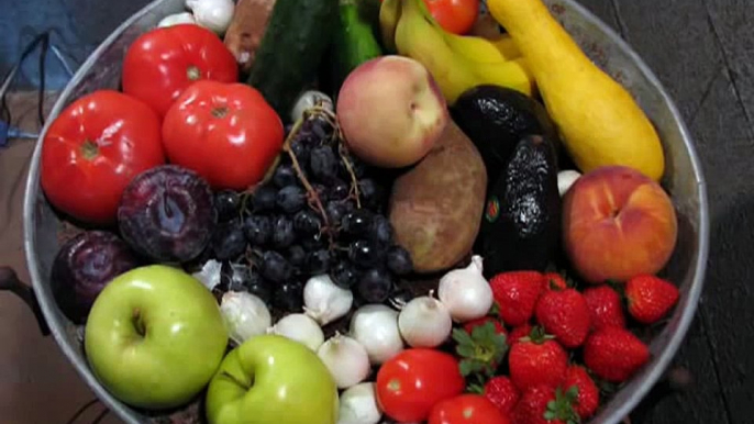 Des fruits et légumes pourrissent et se décomposent - Time-lapse magique