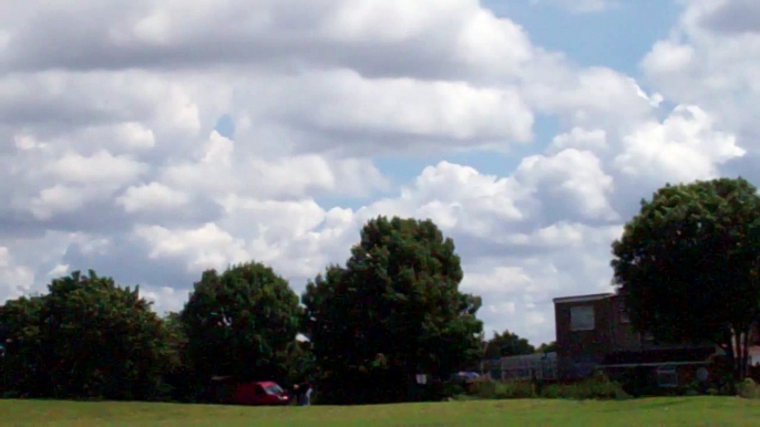 Emirates Airbus A380-800 A6-EDU Crosswind Landing at London Heathrow Airport 27L (HD)