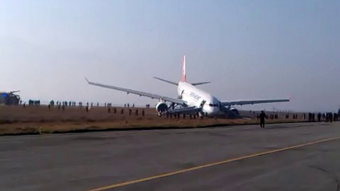 Turkey-Airlines-has-got-an-accident-at-Kathmandu-airport.-kG7czm9EjK8