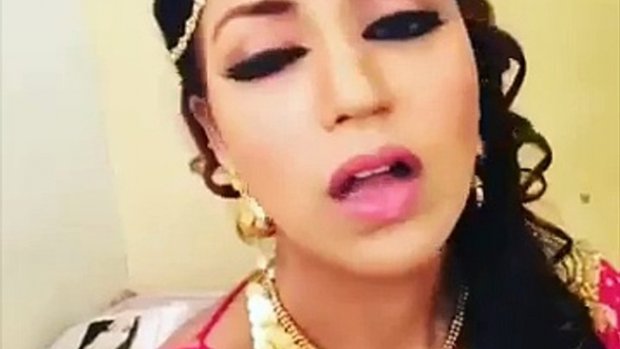 Debina-Bonnerjee-Funny-Dubsmash-Indian-Telly-Actress-7G1K5tltPEY