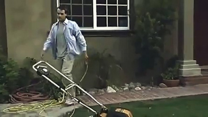 Hilarious Lawn Mower Fail