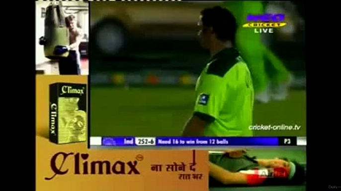 Fight and Last Two Thrilling Over to win the match India vs Pakistan in Asia cup 2010 .avi.flv