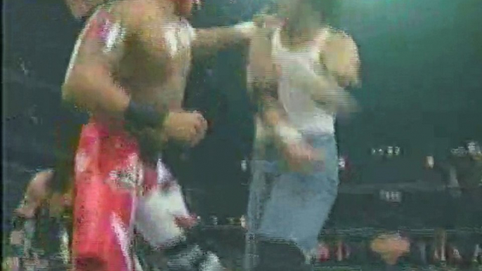 Juventud Guerrera vs. Rey Mysterio, Jr. vs. Billy Kidman