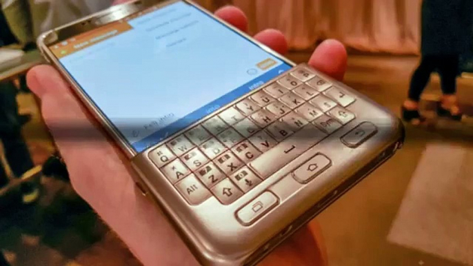 Samsungs Launches a Keyboard Cover For Its Newest Phones