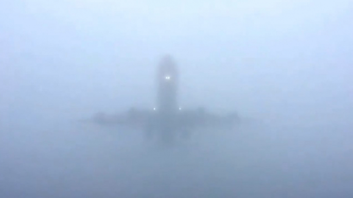 Atterrissage d'avions par grand brouillard à Londres ! Flippant !