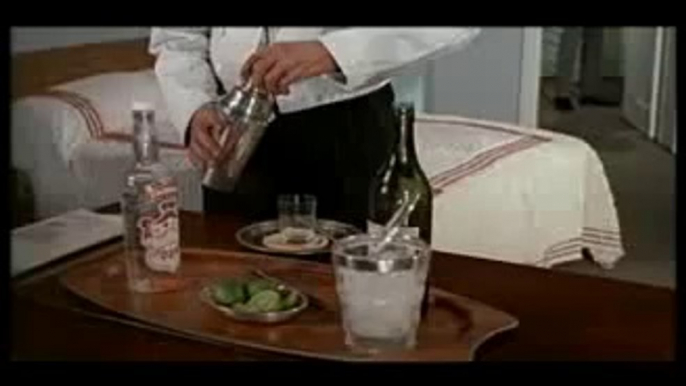 James Bond : "Vodka Martini, Shaken, Not Stirred"