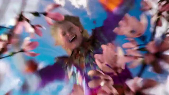 First Look! Disney s Alice Through The Looking Glass!