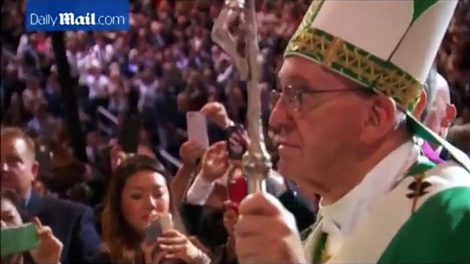 20,000 gather for Popes mass at Madison Square Garden