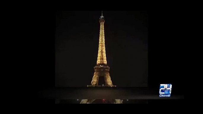 ‎Paris‬ turns off the lights at Eiffel Tower, in memory of the victims of Paris attacks 2015