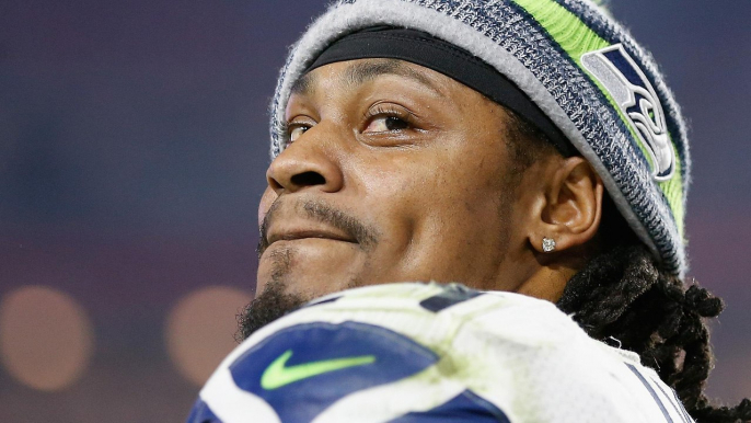 Marshawn Lynch Gives McDonald's Worker $500