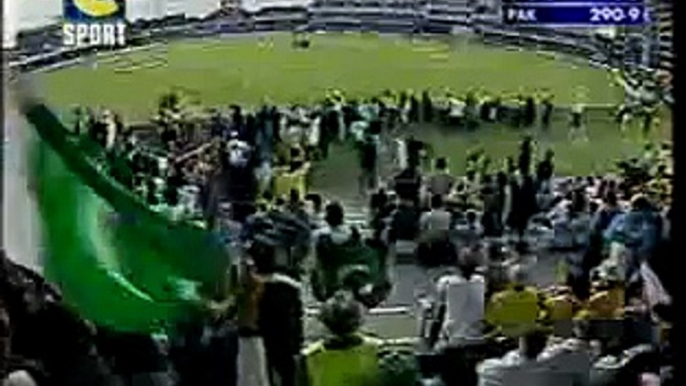 MAGIC DOOSRA from SAQLAIN MUSHTAQ vs Damien Martyn 2001