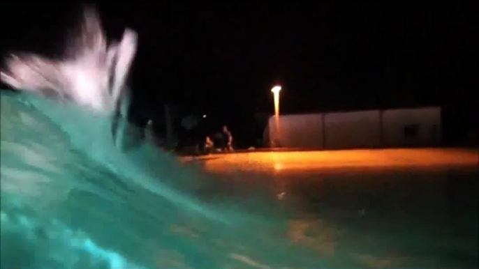 Indoor SURFING Dark Night Wavegarden Surfing