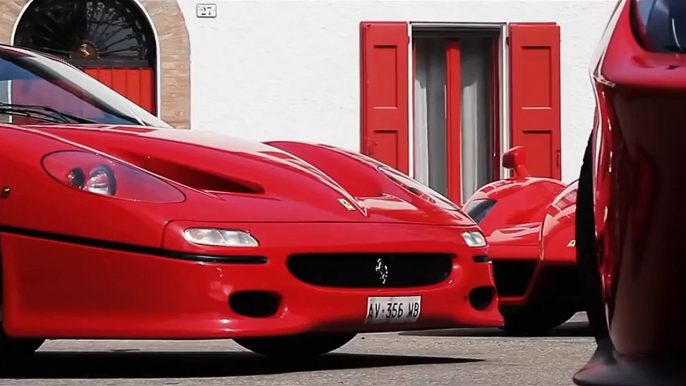 Ferrari F40 F50 Enzo und LaFerrari auf dem Fiorano Race Track