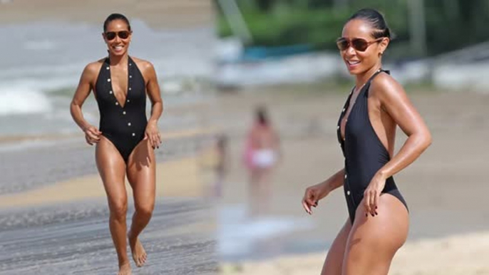 Jada Pinkett-Smith Stuns on the Beaches of Hawaii