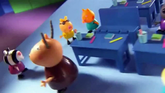 toys Крутая школа, Свинка Пеппа! Peppa's Pig Classroom Playset Peppa Pig