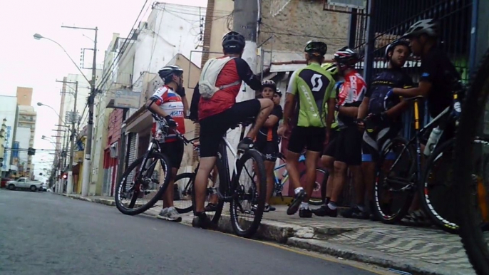 HOHOHO, Papai Noel, Noel nas trilhas faça chuca ou sol, Papai noel na bike,  com os amigos bikers, Tremembé, SP, Brasil, 2015