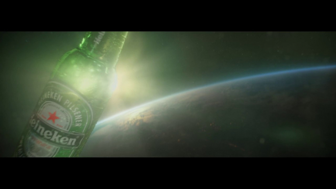 Les aurores boréales causées par des bouteilles de bière Heineken? Pub hilarante