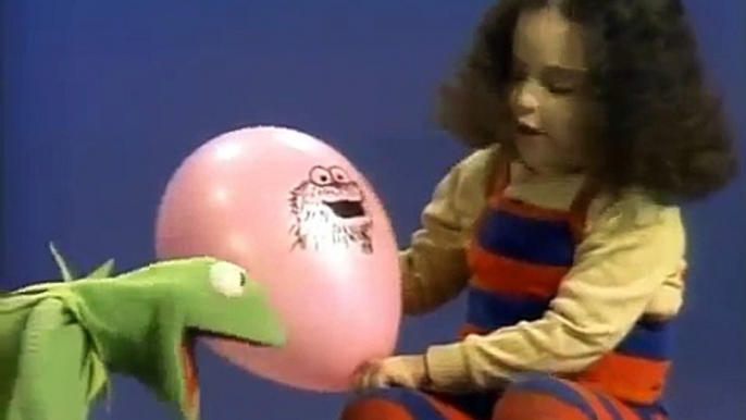 Classic Sesame Street Balloon Fun with Grover