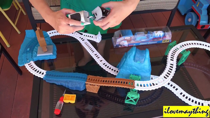 ALL NEW Thomas & Friends Trackmaster Snowy GORDON Unboxing Part