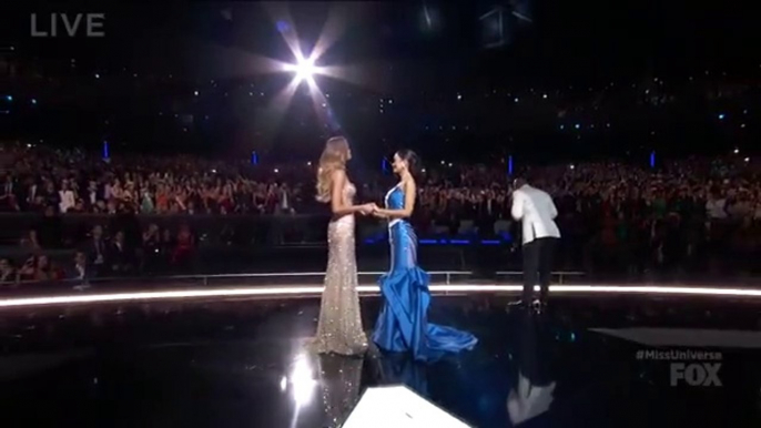 Steve Harvey Announces The WRONG Winner of Miss Universe 2015