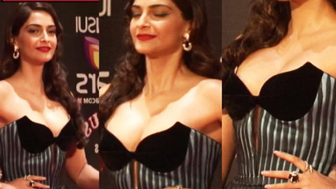 Sonam Kapoor Hot In Blue Gown Dress At Stardust Awards 2015