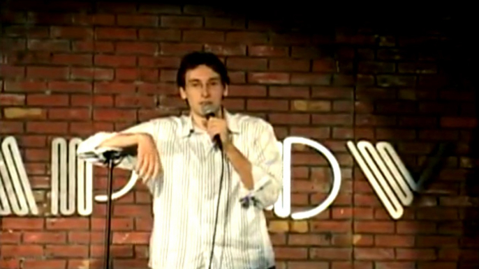 Comedian Destroys a Heckler With 3 Words