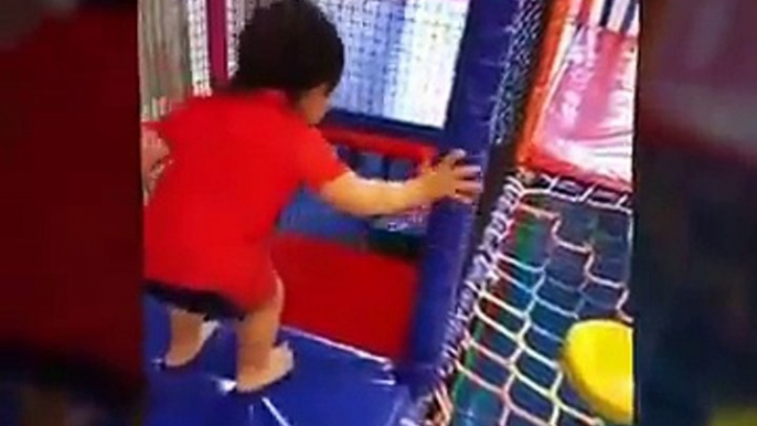 Aire de Jeux couverte de Plaisir en Famille Aire de Jeu pour les enfants Géant gonflable Diapositives, les Enfants Jouent Cent