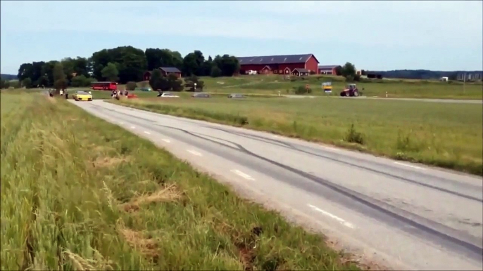 Man Jumps Over Speeding Car