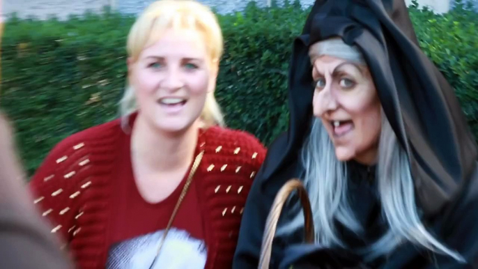 disneyland paris La sorcière de Blanche-Neige engueule les guests - Disneyland Paris Grimhilde