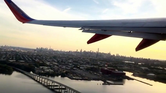 Un avion se fait percuter par un objet non identifié en plein vol ! Regardez la vidéo amateur !