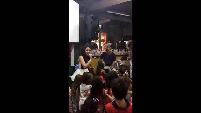 Larissa Manoela canta as músicas de Cúmplices de Um Resgate