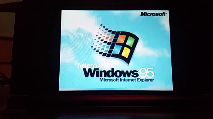 Ce geek installe WIndows 95 sur sa Nintendo DS... Encore un nostalgique