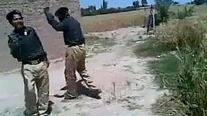 Pakistani police funny dance, urdu funny videos, punjabi funny videos, punjabi totay, indian funny videos, punjabi stage drama, stage dance, punjabi girls mujra